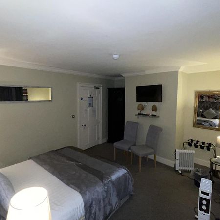 The Commercial Bar & Hotel Честер Номер фото