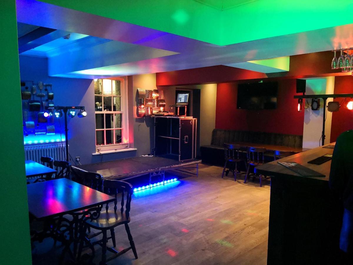 The Commercial Bar & Hotel Честер Экстерьер фото